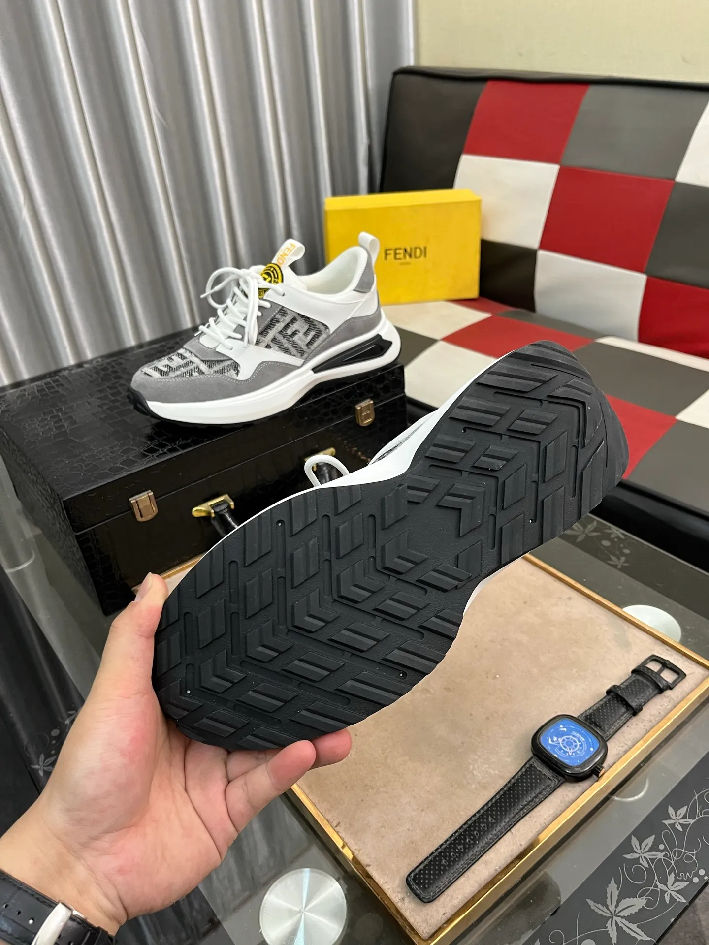Men's shoes 💰458⌚️⌚️FENDI "FENDI" Regular size: 38-44 (casual shoes) Product materials: Selected cowhide upper, soft sheepskin lining; original outsole. 6️⃣colors available